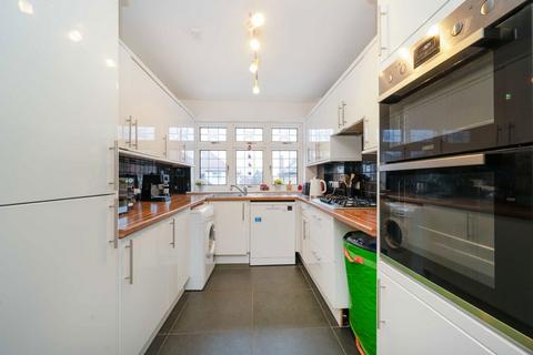 2 bedroom flat for sale, Neeld Crescent, Hendon NW4