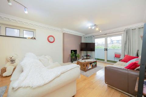 2 bedroom flat for sale, Neeld Crescent, Hendon NW4