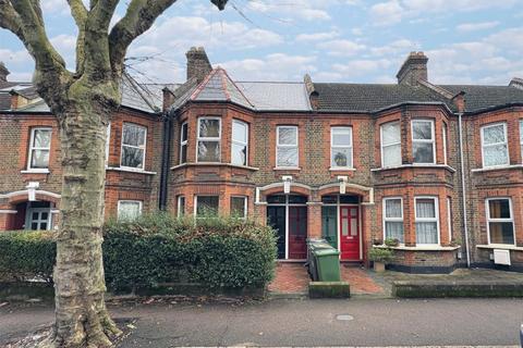 2 bedroom flat to rent, Edward Road, Walthamstow E17