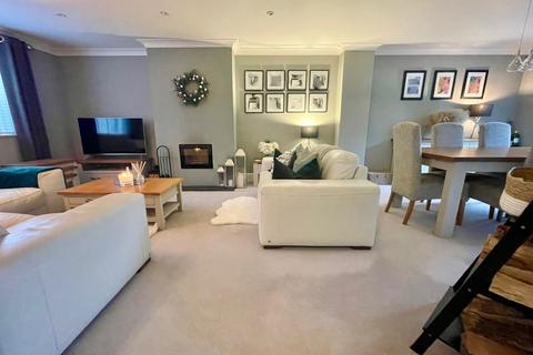 4 bedroom detached house for sale, Bucklers Court, Warley, Brentwood, CM14