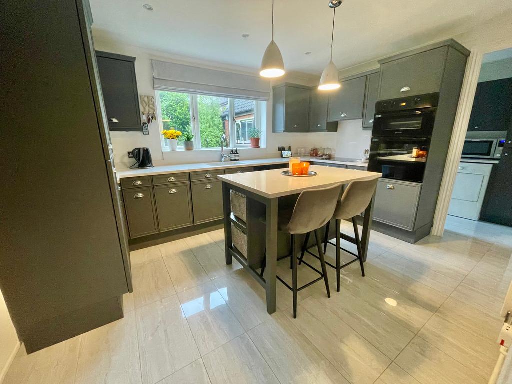 Kitchen / Breakfast Room
