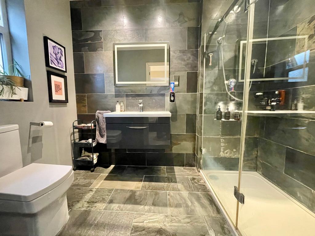 En Suite Shower Room
