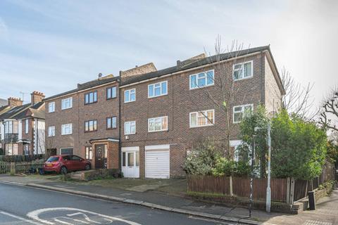 4 bedroom end of terrace house to rent, Upland Road, Dulwich, London, SE22