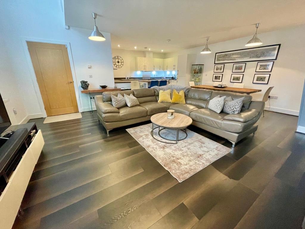Living Room / Dining Room