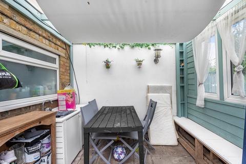 142 Woodthorpe Road, Ashford, TW15 3LH