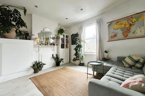 2 bedroom flat for sale, Locksbrook Road, Bath BA1