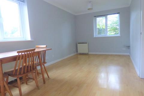 Studio to rent, FETCHAM