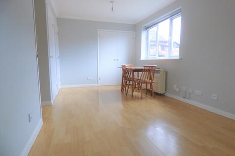 Studio to rent, FETCHAM