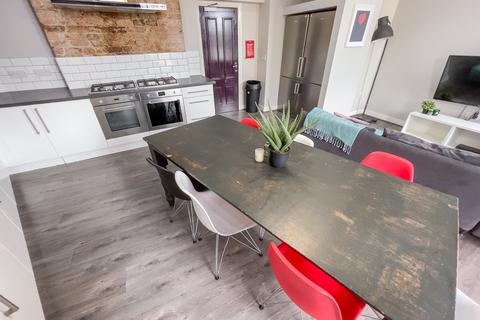 undefined, Irvine Street, L7 8SZ,