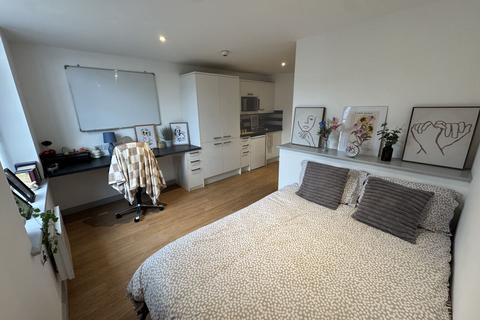 Studio to rent, Percy Road, Leicester LE2