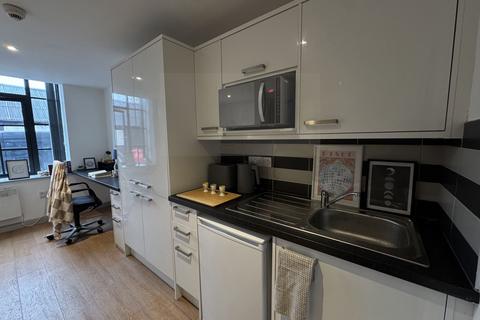 Studio to rent, Percy Road, Leicester LE2