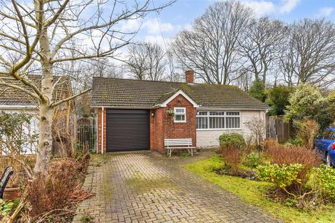 2 bedroom detached bungalow for sale, Horndean, Hampshire