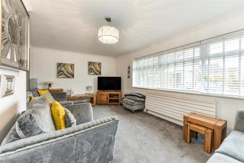 2 bedroom detached bungalow for sale, Horndean, Hampshire