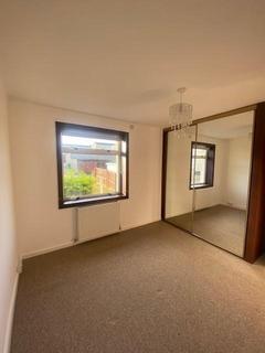 3 bedroom terraced house to rent, Redcraigs, Kirkcaldy KY2