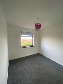 3 bedroom terraced house to rent, Redcraigs, Kirkcaldy KY2