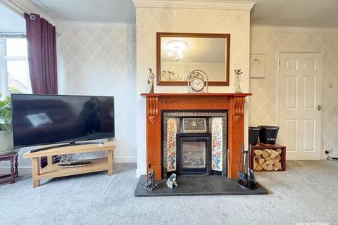 2 bedroom semi-detached bungalow for sale, Frank Lane, Thornhill Dewsbury