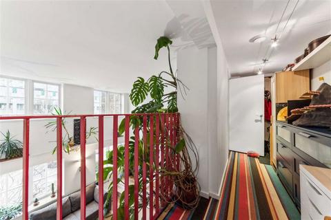 2 bedroom flat for sale, Gathorne Street, London E2