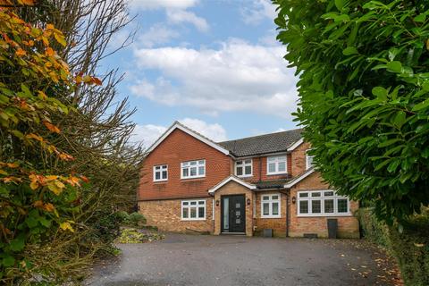 5 bedroom detached house for sale, Downs Way, Tadworth