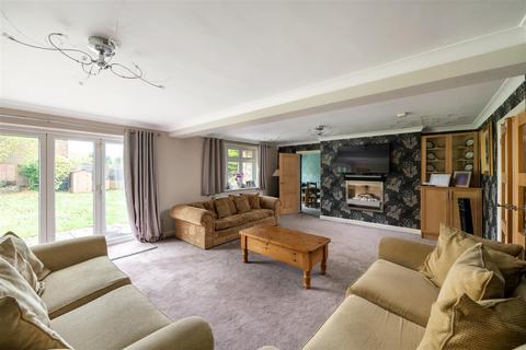 5 bedroom detached house for sale, Downs Way, Tadworth