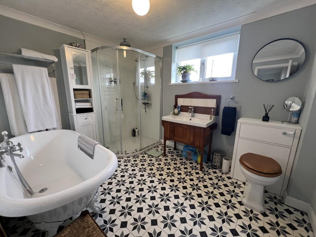 Main Bathroom