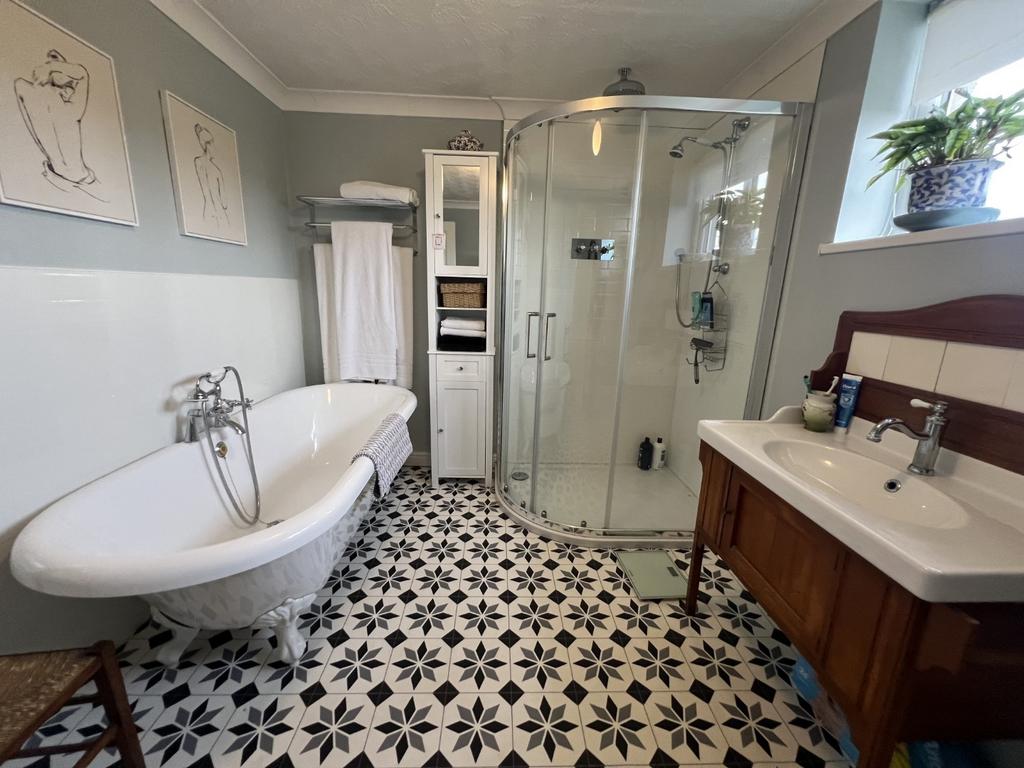 Main Bathroom
