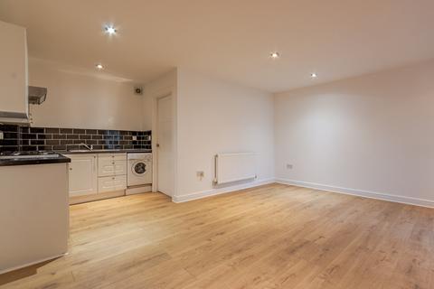 1 bedroom flat for sale, Ferrand Lane, Bingley, West Yorkshire, BD16