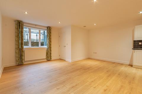 1 bedroom flat for sale, Ferrand Lane, Bingley, West Yorkshire, BD16