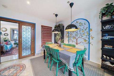3 Coniston Grove, Ashton-under-lyne, OL7 9EN