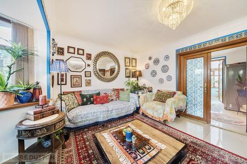 3 Coniston Grove, Ashton-under-lyne, OL7 9EN