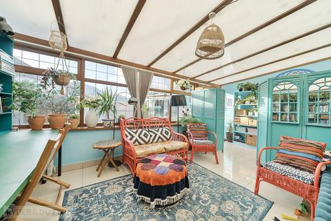 3 Coniston Grove, Ashton-under-lyne, OL7 9EN