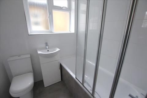 2 bedroom flat to rent, Vale Road, Haringey, London, N4