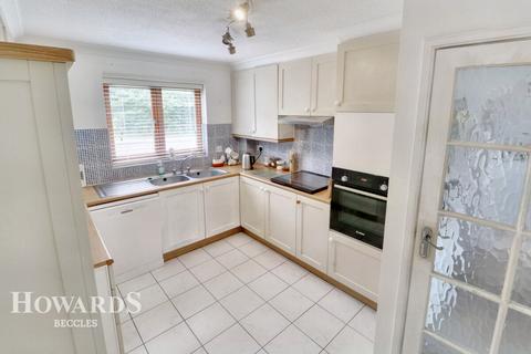 3 bedroom link detached house for sale, Hillside Court, Bungay