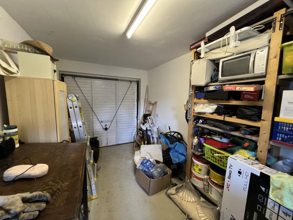 Single Garage