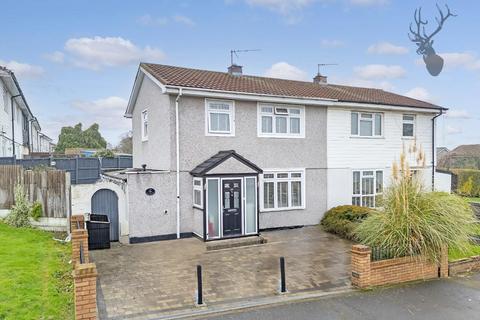 24 Barfields, Loughton, IG10 3JQ