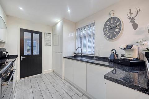 24 Barfields, Loughton, IG10 3JQ