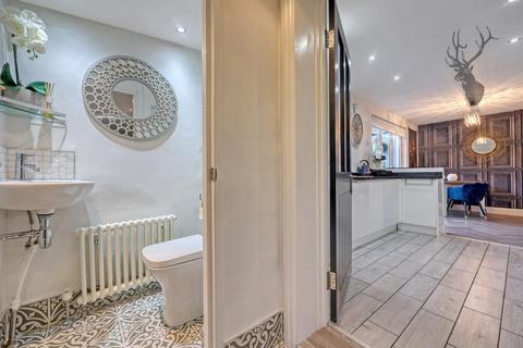 24 Barfields, Loughton, IG10 3JQ