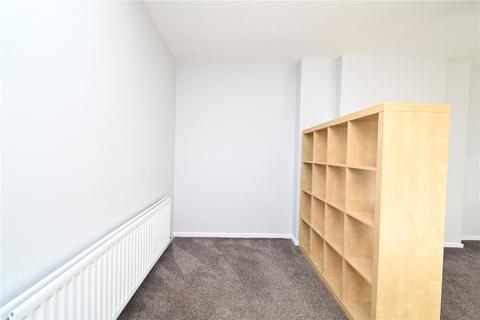 2 bedroom maisonette to rent, Elgar Close, Basingstoke, Hampshire, RG22