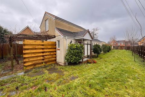 3 bedroom detached house for sale, The Garden, Swindon SN2