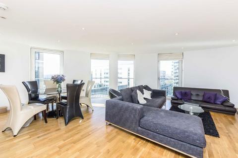 2 bedroom flat to rent, Millharbour, London E14