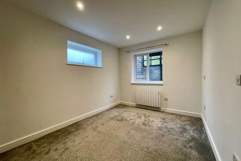 1 bedroom apartment to rent, Bath Road, Reading RG7