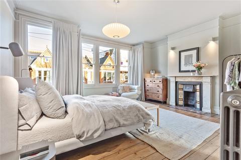 4 bedroom terraced house to rent, Beechdale Road, London, SW2