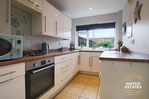 2 bedroom end of terrace house for sale, Hawkins Road, Folkestone CT19