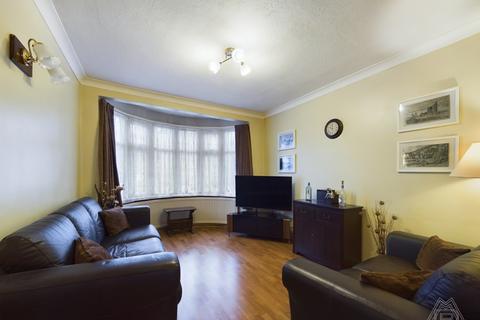 3 bedroom end of terrace house for sale, Lowlands Road, Aveley, South Ockendon, Essex, RM15