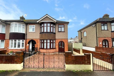 3 bedroom end of terrace house for sale, Lowlands Road, Aveley, South Ockendon, Essex, RM15