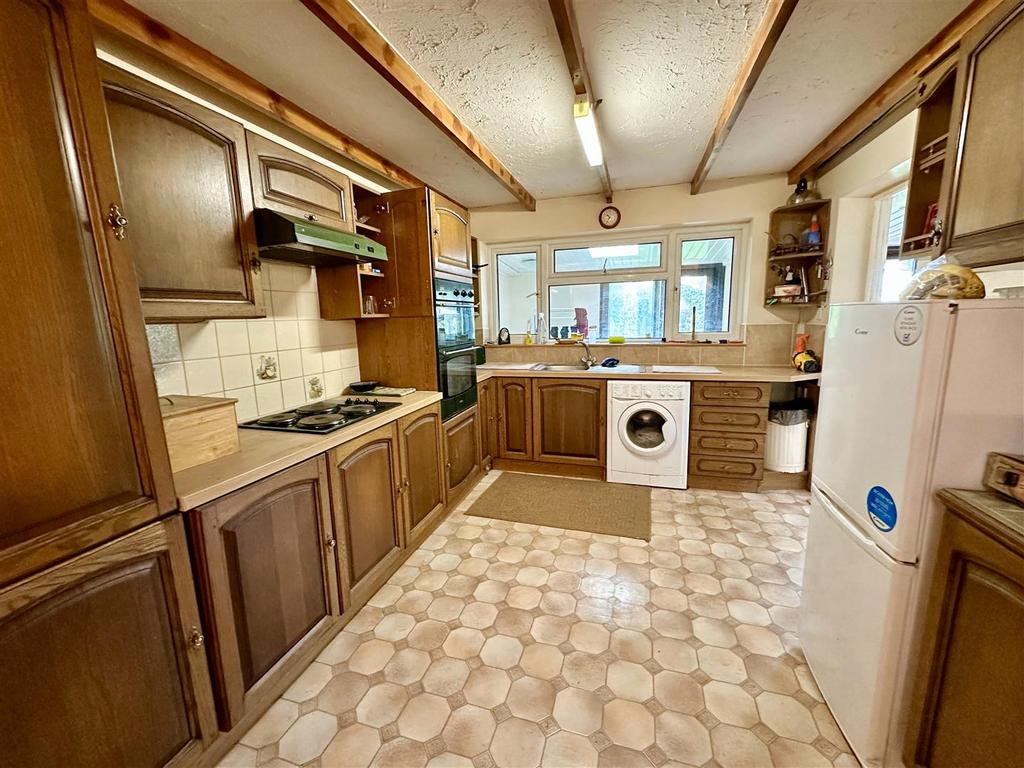 Kitchen area.jpg
