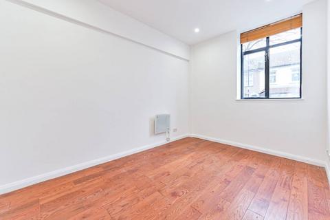 2 bedroom flat to rent, 1a Jedburgh Road, London E13