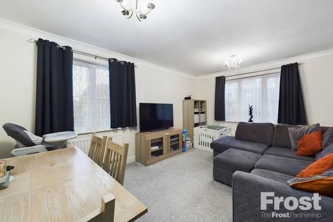 2 bedroom apartment for sale, Chantry Close, Sunbury-on-Thames, Surrey, TW16