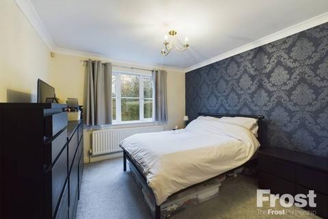 16 Chantry Close, Sunbury-on-thames, TW16 7TH