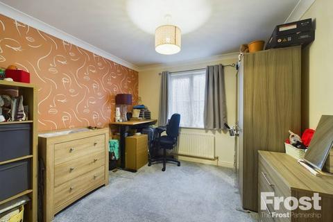 16 Chantry Close, Sunbury-on-thames, TW16 7TH