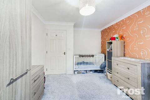 16 Chantry Close, Sunbury-on-thames, TW16 7TH
